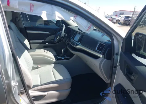 2019 Toyota Highlander Le Plus from USA, damaged, VIN 5TDZZRFH6KS291554